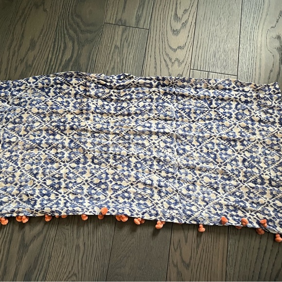 Anthropologie Reversible Infinity Scarf w/tassels by Citrus - Picture 7 of 8